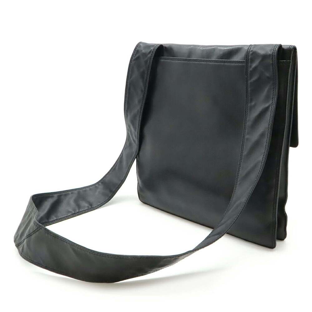 CHANEL Black Lambskin Leather Pochette Shoulder Bag - Picture 3 of 10